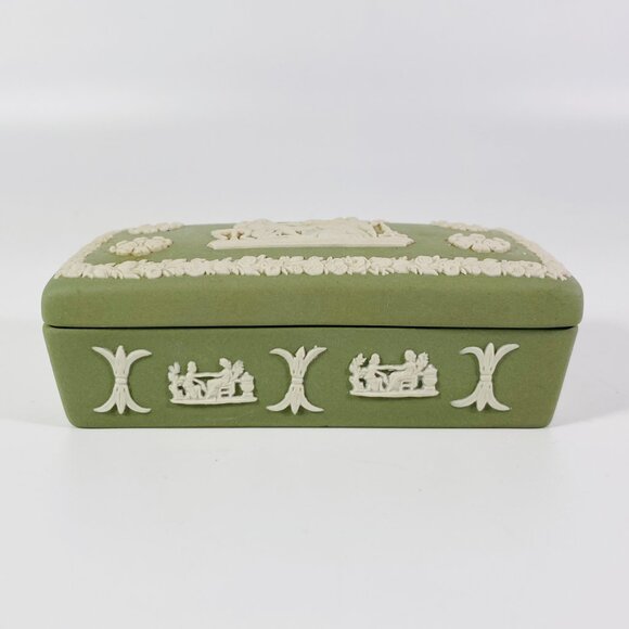 Set of 2 Wedgwood green Jasperware Trinket with Lid & plate - Picture 7 of 13